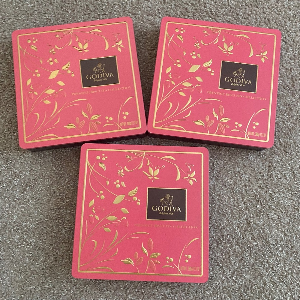🩷🎁 GIFT BOX BUNDLE!🎁🩷 3 PINK& GOLD GODIVA TINS